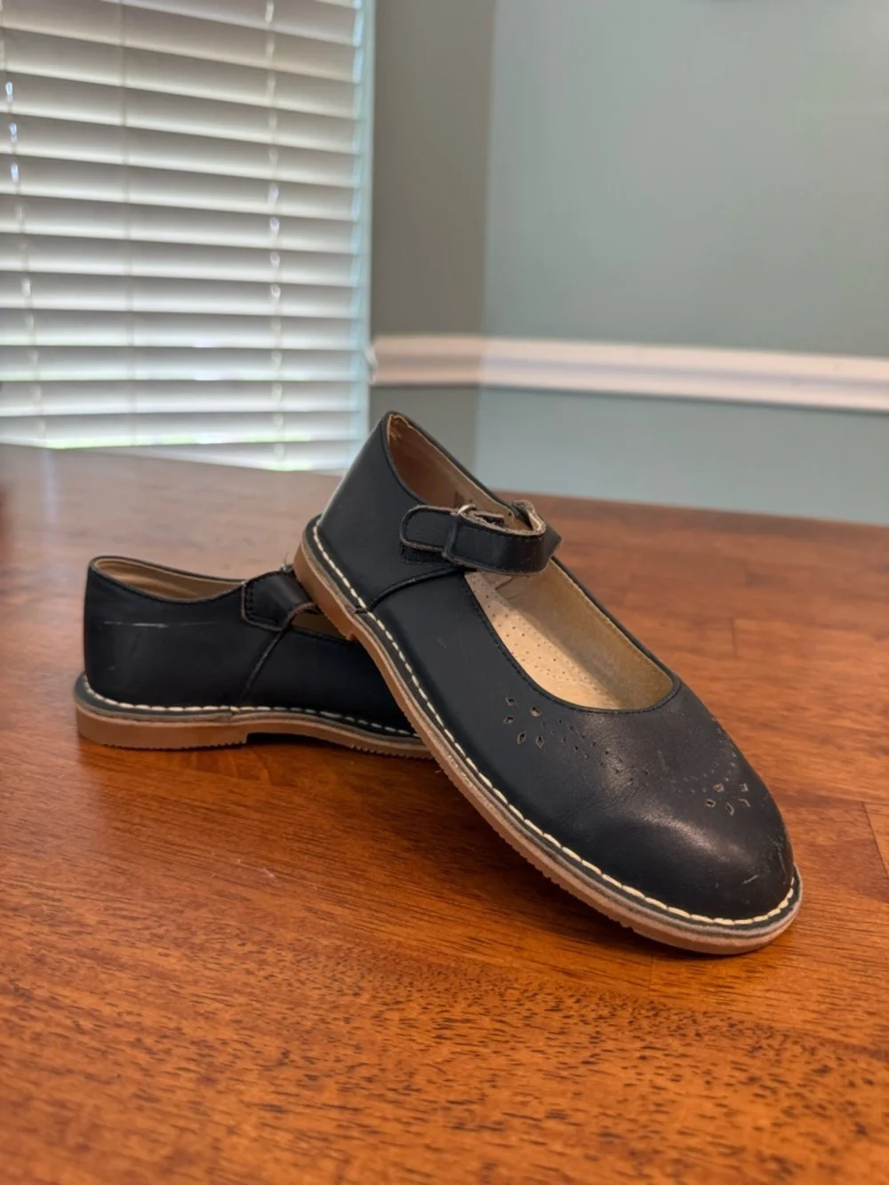 L'Amour Antonia Girls Mary Jane Shoes Navy Blue Leather Perforated School Size 1